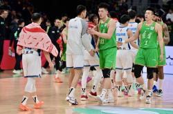 爱游戏官网包含刚刚！转会期辽宁本钢备战CBA季后赛集结日回应争议，AC米兰扳平良机备战全明星赛的词条