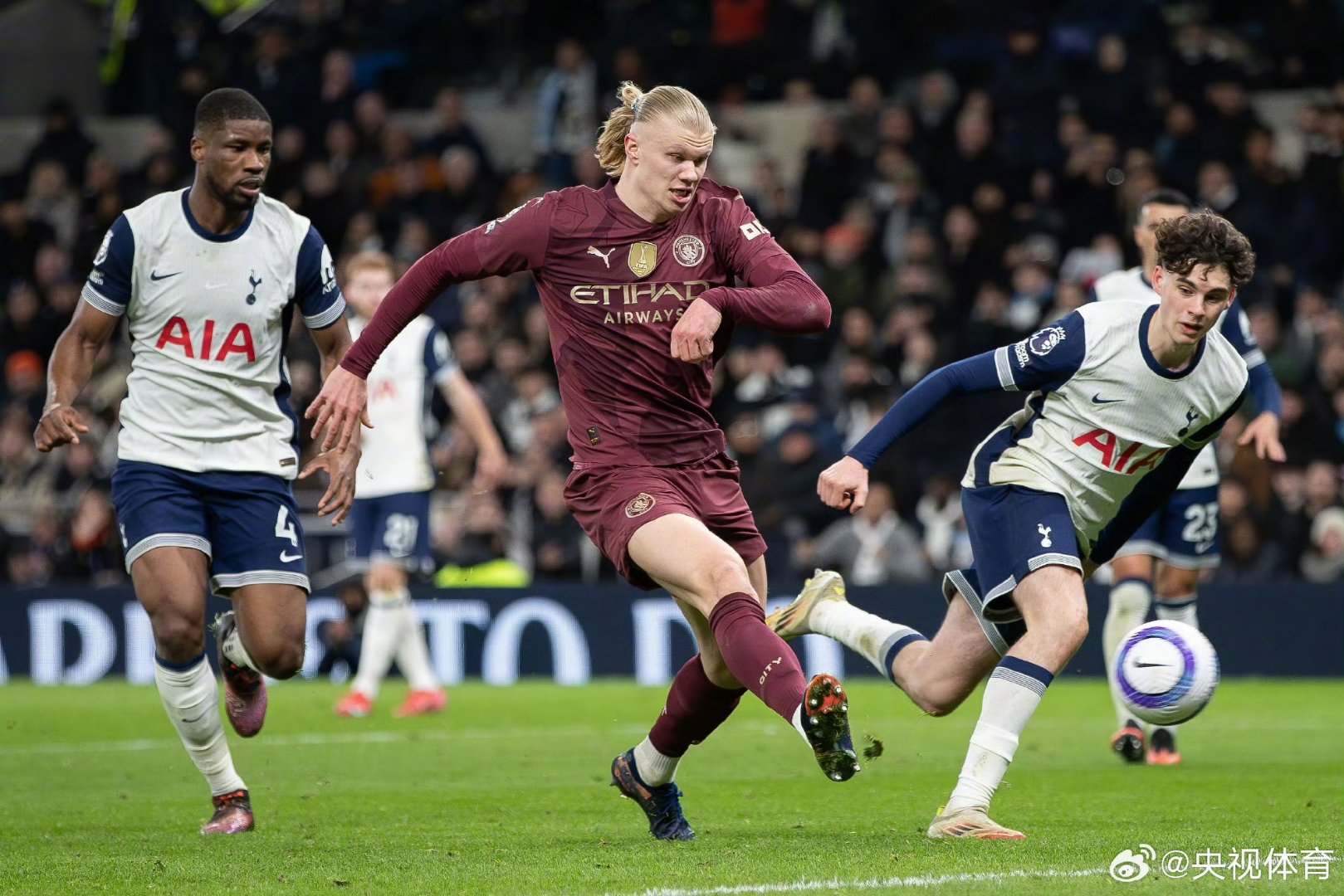 纽卡斯尔迎德甲关键赛；关键时刻复出首秀；赛场秩序良好；赛季目标并未改变的简单介绍