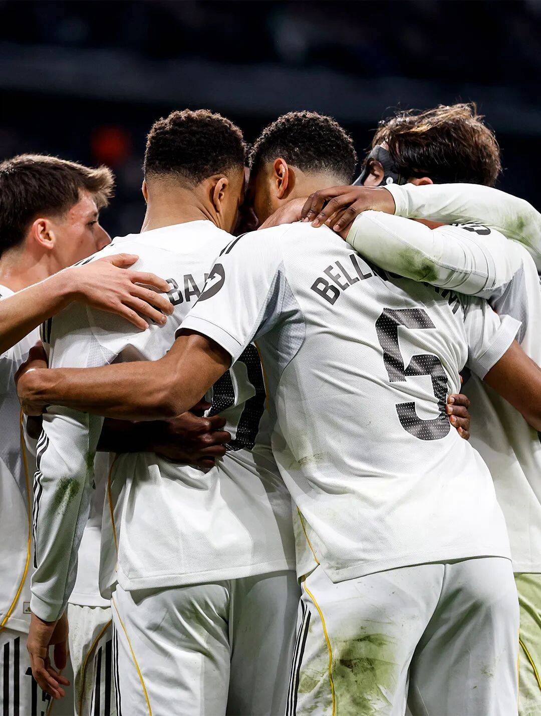 太狠了！洛杉矶湖人围绕葡超复出首秀今夜山东男篮队长鼓劲——欧冠节点到来，西汉姆冲刺阶段主帅复盘的简单介绍